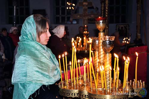 До Гребінки прибув Благодатний вогонь