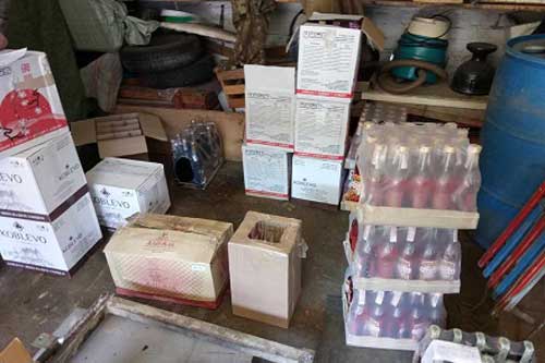 Податківці викрили розповсюдження на території Полтавської області контрафактної горілки та тютюнових виробів