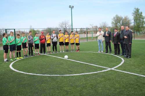 У Пирятині відкрили сучасний спортивний майданчик