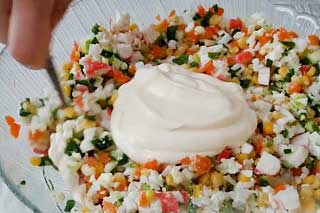 Рецепт приготовления классического крабового салата с рисом