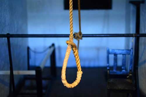 На Полтавщині повісилися двоє пенсіонерів 