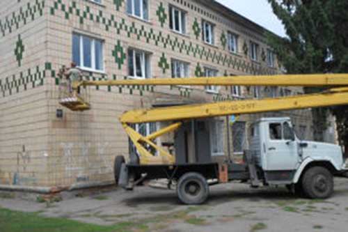 У Гребінці підсвітили фасад районного суду