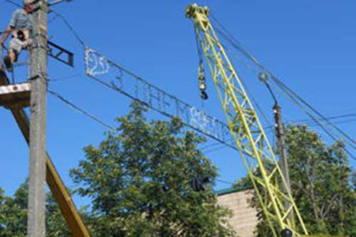 У Гребінці до Дня міста святково прикрашають вулиці 