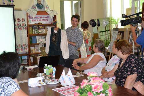 Фотовиставка «Україна в миттєвостях» відкрилась в Гребінці 