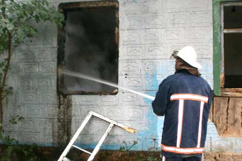 На Гребінківщині рятувальники ліквідували пожежу в безгосподарчій будівлі 
