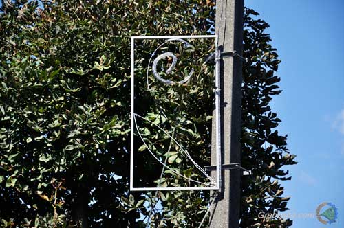 У Гребінці вуличну міську ілюмінацію крадуть вандали