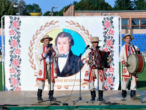  На вечорниці до Гребінки з'їхалися митці з усіх куточків України
