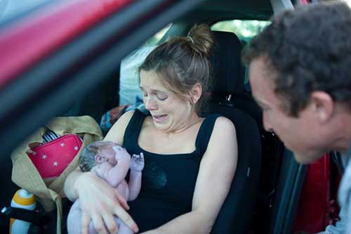 На Полтавщині жінка народила дитину в машині дорогою до пологового