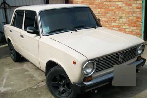 На Гребінківщині 19-річний хлопець викрав автомобіль