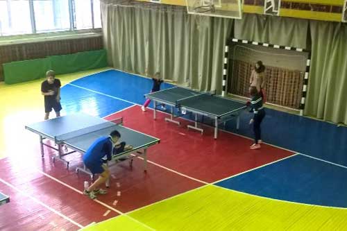 Змагання з настільного тенісу серед школярів