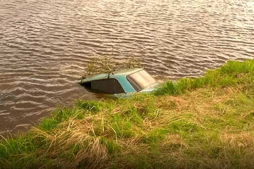 На Полтавщині троє молодих людей на «вісімці» намагалися «форсувати» Сулу