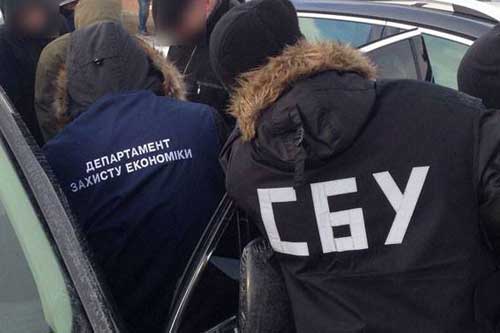 На Полтавщині поліцейські викрили особу, яка вимагала понад 700 тисяч гривень неправомірної вигоди
