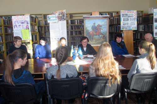 У Гребінці школярі провели паралелі між подіями під Крутами та трагедією донецького аеропорту