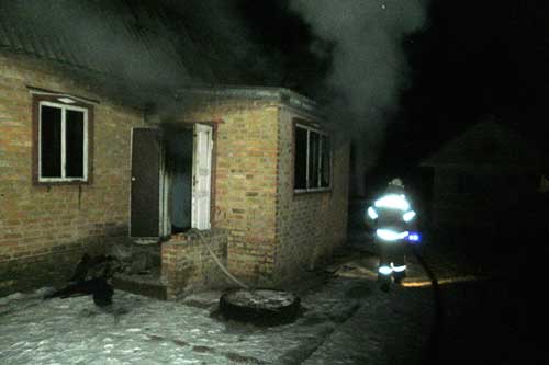  На Пирятинщині внаслідок пожежі господар будинку отримав серйозні опіки
