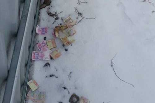 На Полтавщині поліціянт вимагав 6 тисяч гривень у водія, котрий попався п'яним