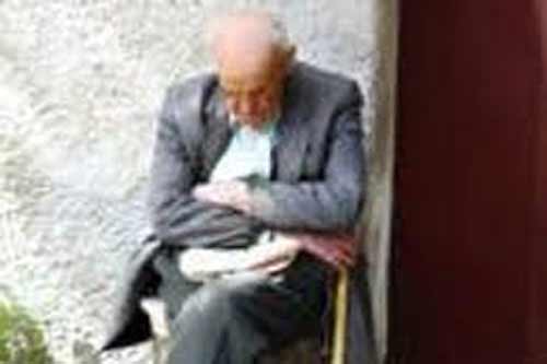 На Полтавщині пенсіонера ошукали на десять тисяч доларів за старою шахрайською схемою