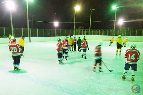 У Гребінці стартував відкритий турнір «Кубок міського голови» з хокею