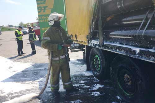 На Лубенщині під час руху загорівся вантажний автомобіль