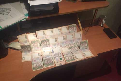 На Полтавщині горе-водій пропонував поліцейському хабар у розмірі 10 тисяч гривень