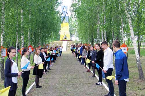 На Полтавщині вшанували пам’ять жертв розстрілу мирних жителів в урочищі Пирогова Левада