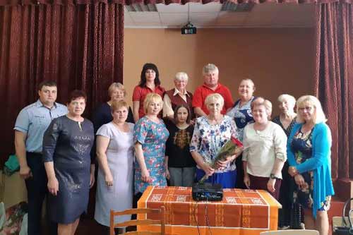 У Гребінці автор презентувала свій підручник з «Хімії» для учнів 10 класу