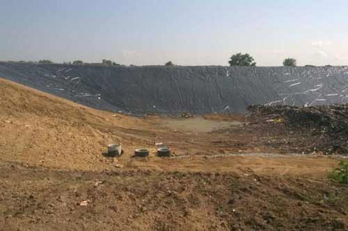 На Пирятинщині триває реконструкція сміттєзвалища