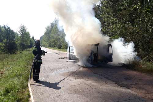 В Оржицькому районі горів автомобіль «Renault Kangoo» 