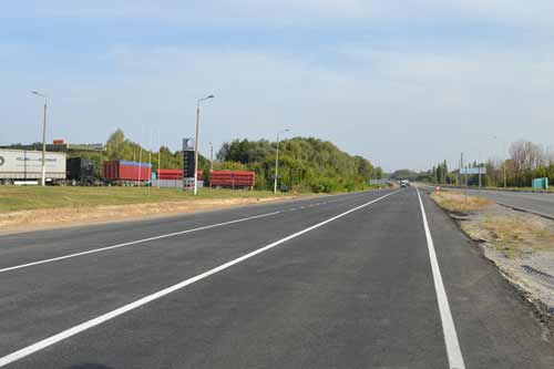 У Лубенському районі дорожники продовжують активно ремонтувати автодорогу Київ - Харкі