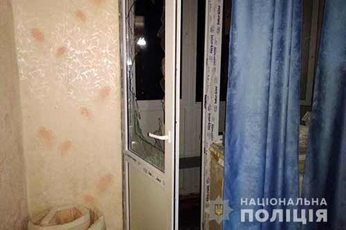 В Лубнах поліцейські охорони завадили чоловіку вистрибнути з балкону власної квартири