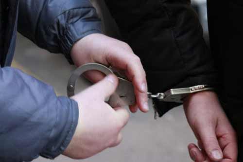 На Полтавщині засуджено до 10 років чоловіка, який задушив свою співмешканку та викрав в неї телефо
