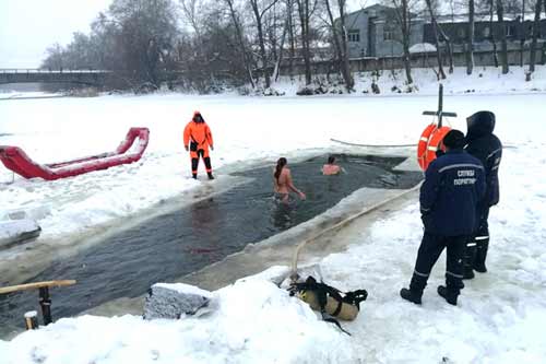 На Полтавщині рятувальники забезпечують безпеку в місцях проведення заходів з нагоди Водохреща