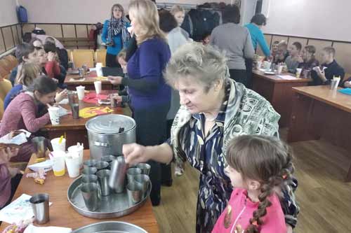 У Лубнах бабусі відвідують дітей школи – інтернату 