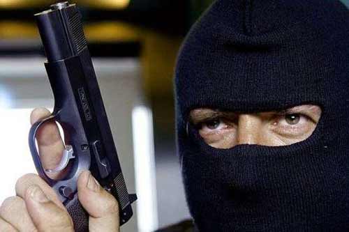 На Полтавщині невідомий скоїв розбійний напад на банк 