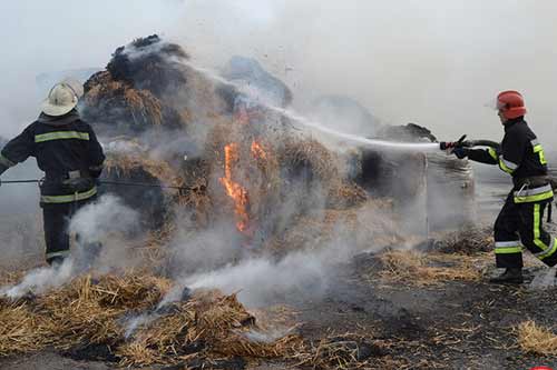 На Полтавщині згоріла солома в тюках загальною вагою 35 тонн