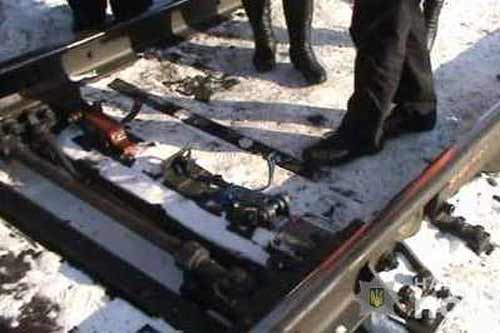 На станції «Миргород» 56-річний чоловік намагався вкрасти частини стрілочного механізму залізничної колії