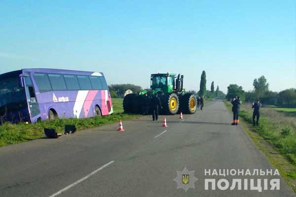 ДТП на Полтавщині: рейсовий автобус з пасажирами «Київ-Запоріжжя» з'їхав у кювет