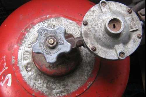 На Полтавщині чоловік отримав 70% термічних опіків тіла внаслідок вибуху газового балону