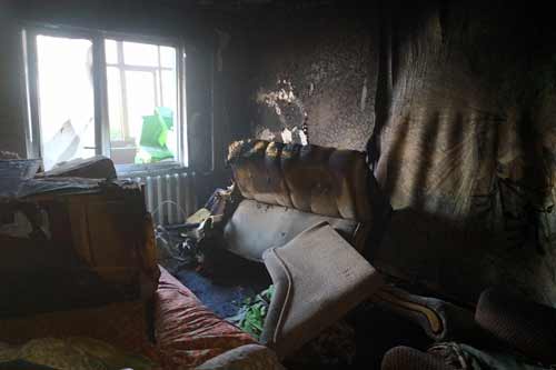 У Пирятині горів багатоповерховий будинок, евакуювали 8 осіб