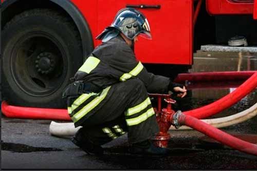 У Гребінці через несправну електромережу загорівся будинок