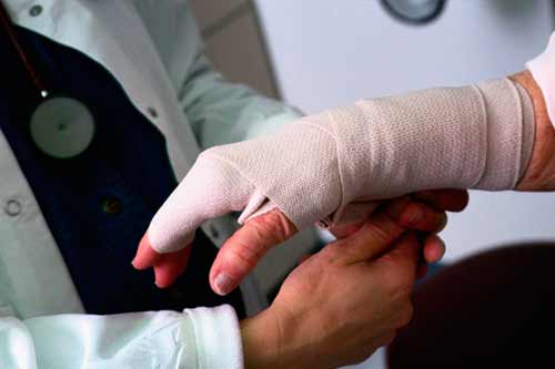 На Полтавщині обгорів 41-річний чоловік, ремонтуючи власний автомобіль 