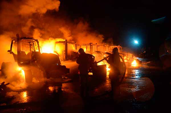 На Полтавщині згоріли шість тракторів, які належать агрофірмі "Добробут"