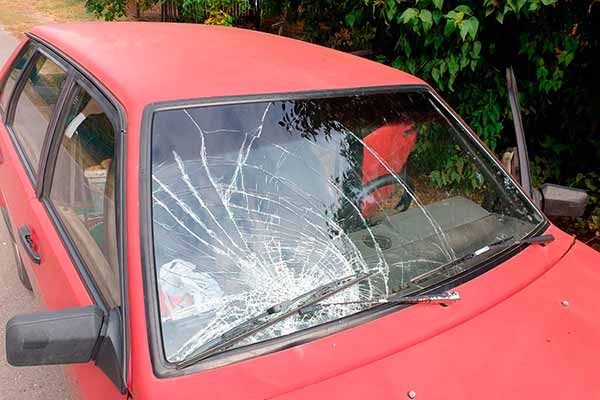 На Полтавщині 6-річного хлопчика, який їхав велосипедом збив автомобіль