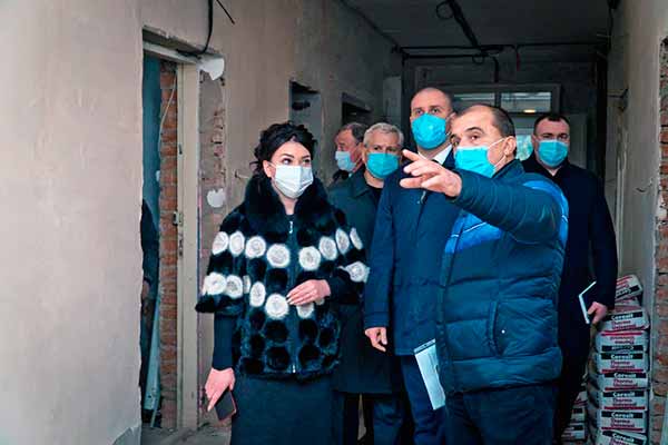 У Лубнах тривають роботи з реконструкції приймального відділення та фізіотерапевтичного кабінету