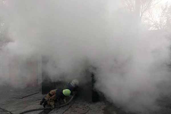 Пожежу в гаражі загасили в Лубнах