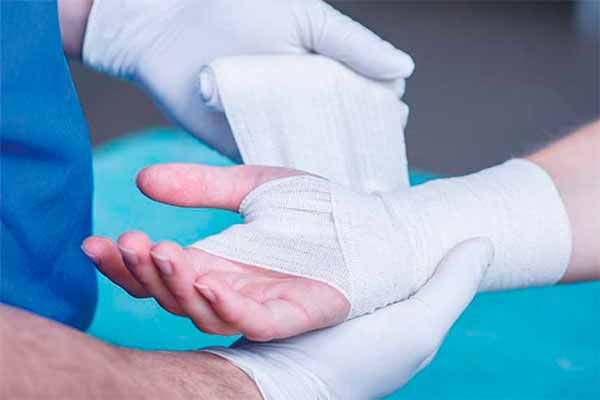 На Полтавщині слюсар-оператор на ПрАТ «Полтавська птахофабрика» отримав травму, виконуючи трудові обов’язки