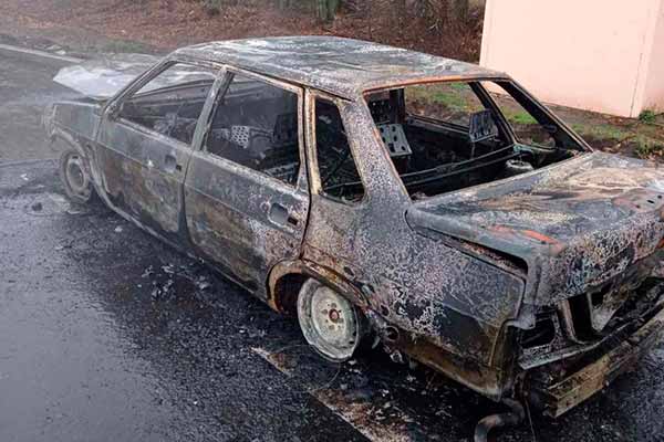 На трасі в Лубенському районі вщент згоріла автівка