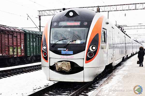 Через Полтавщину на період березневих свят призначено додатковий потяг Київ-Харків