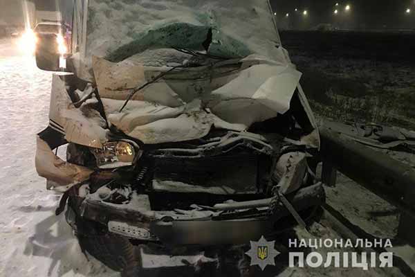 На Полтавщині зіткнулися “Mercedes Sprinter” та вантажівка “DAF”: є постраждалий