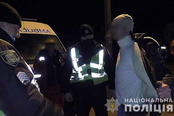 У Лубнах нетверезий чоловік заліз на дах школи, і хотів «телепортуватися» додому