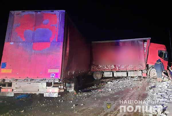 У ДТП на Полтавщині загинули водії двох вантажівок